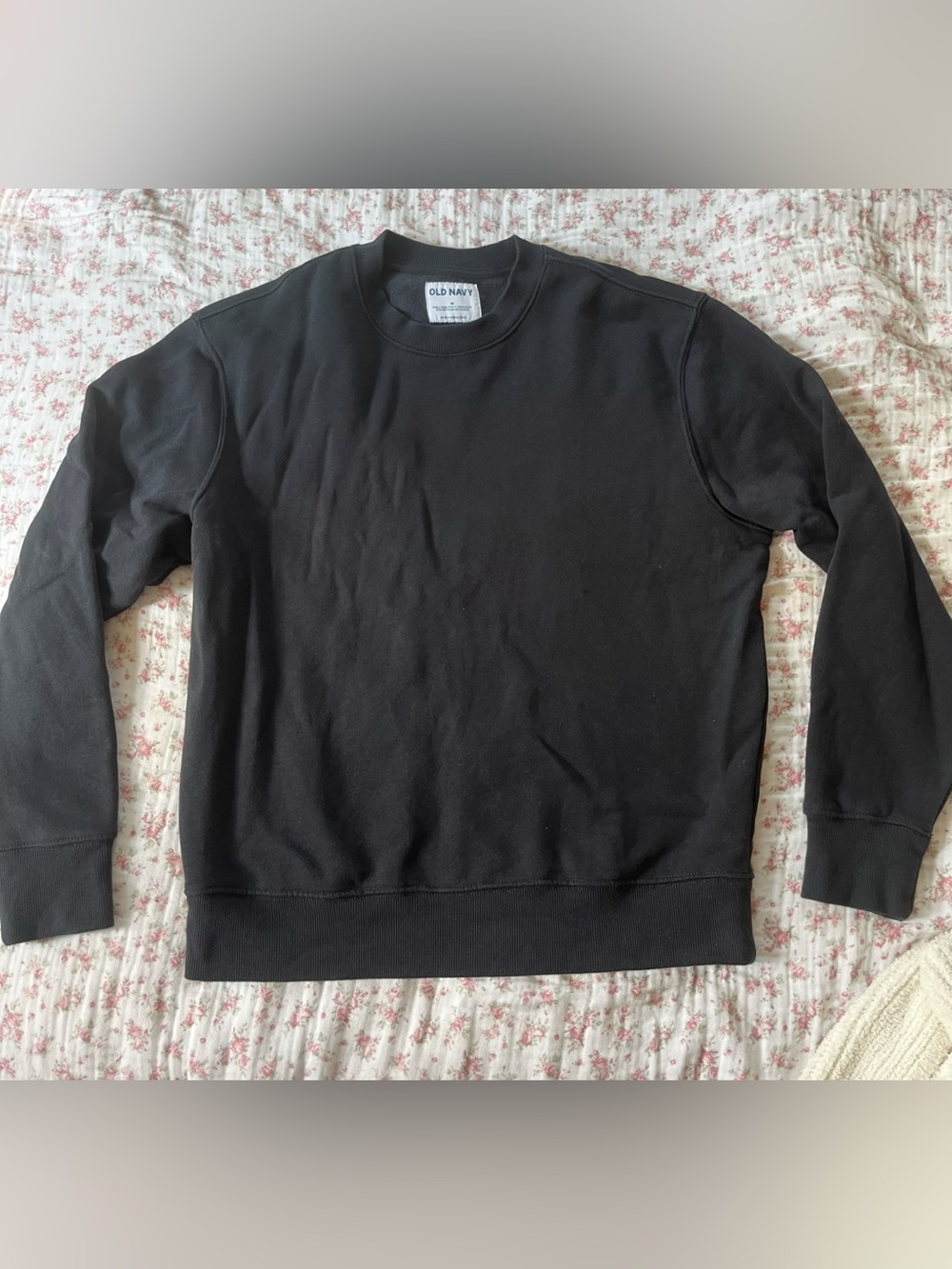 Old Navy Men’s Black Crewneck Pullover